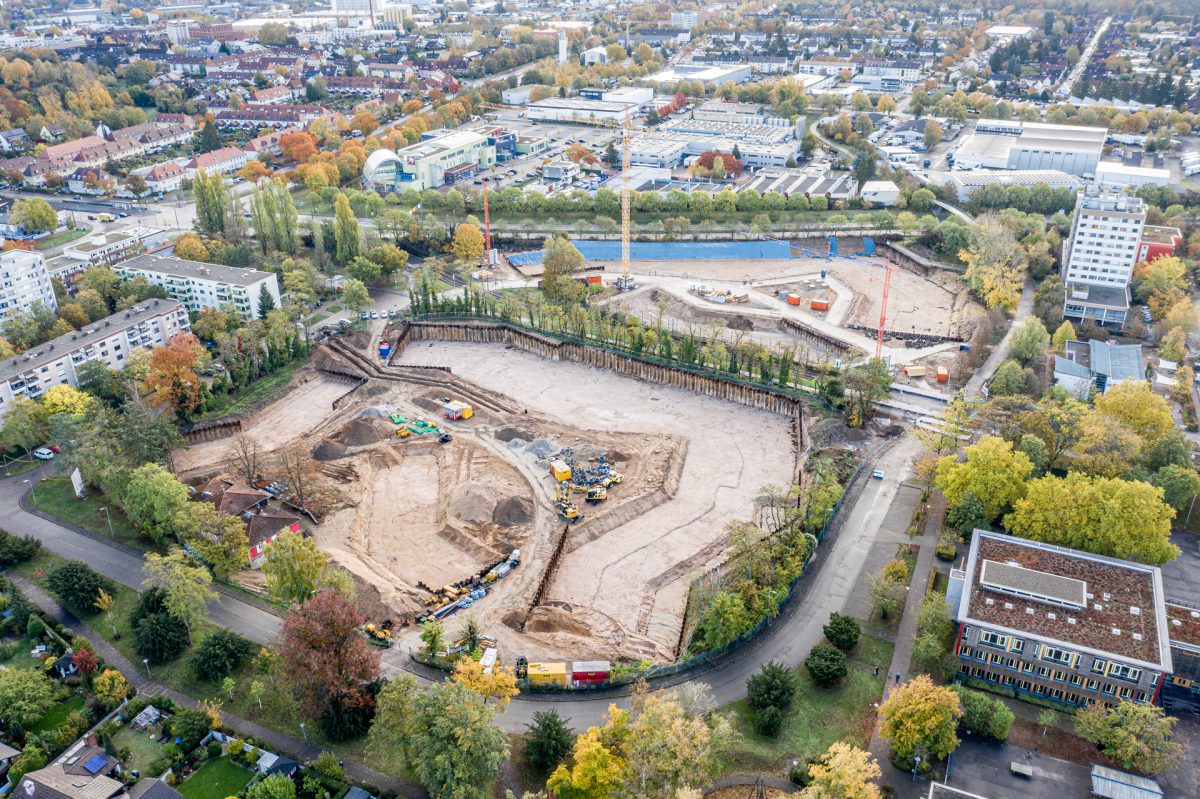 Ein Luftbild kurz nach dem Spatenstich im August-Klingler-Areal in Daxlanden.