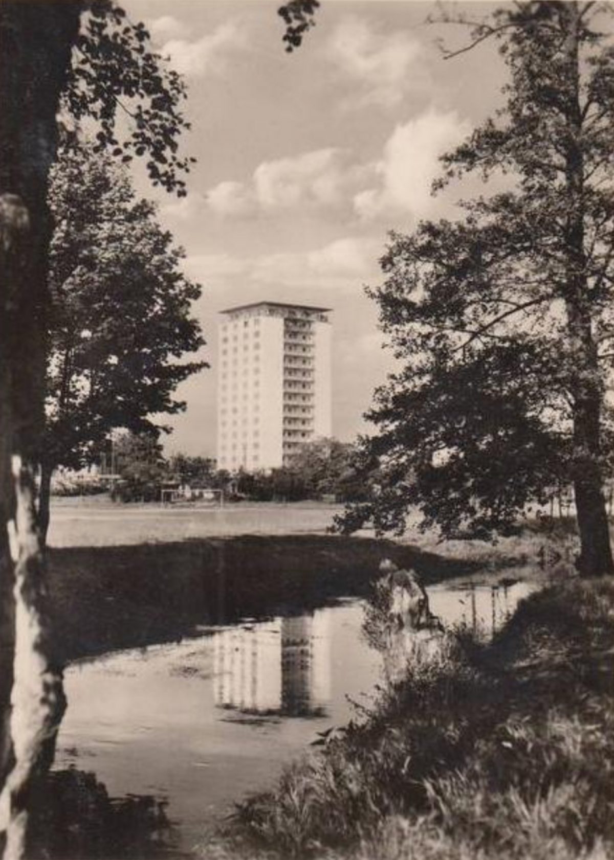 Ein Hochhaus in der Weinbrennerstraße.