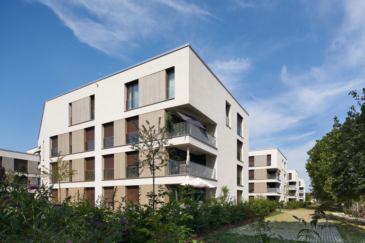 Hausfassade eines Wohnhauses der Volkswohnung in Knielingen.