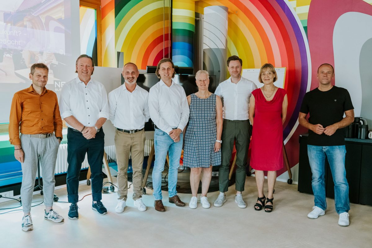 Gruppenfoto der Jury im Workshop.