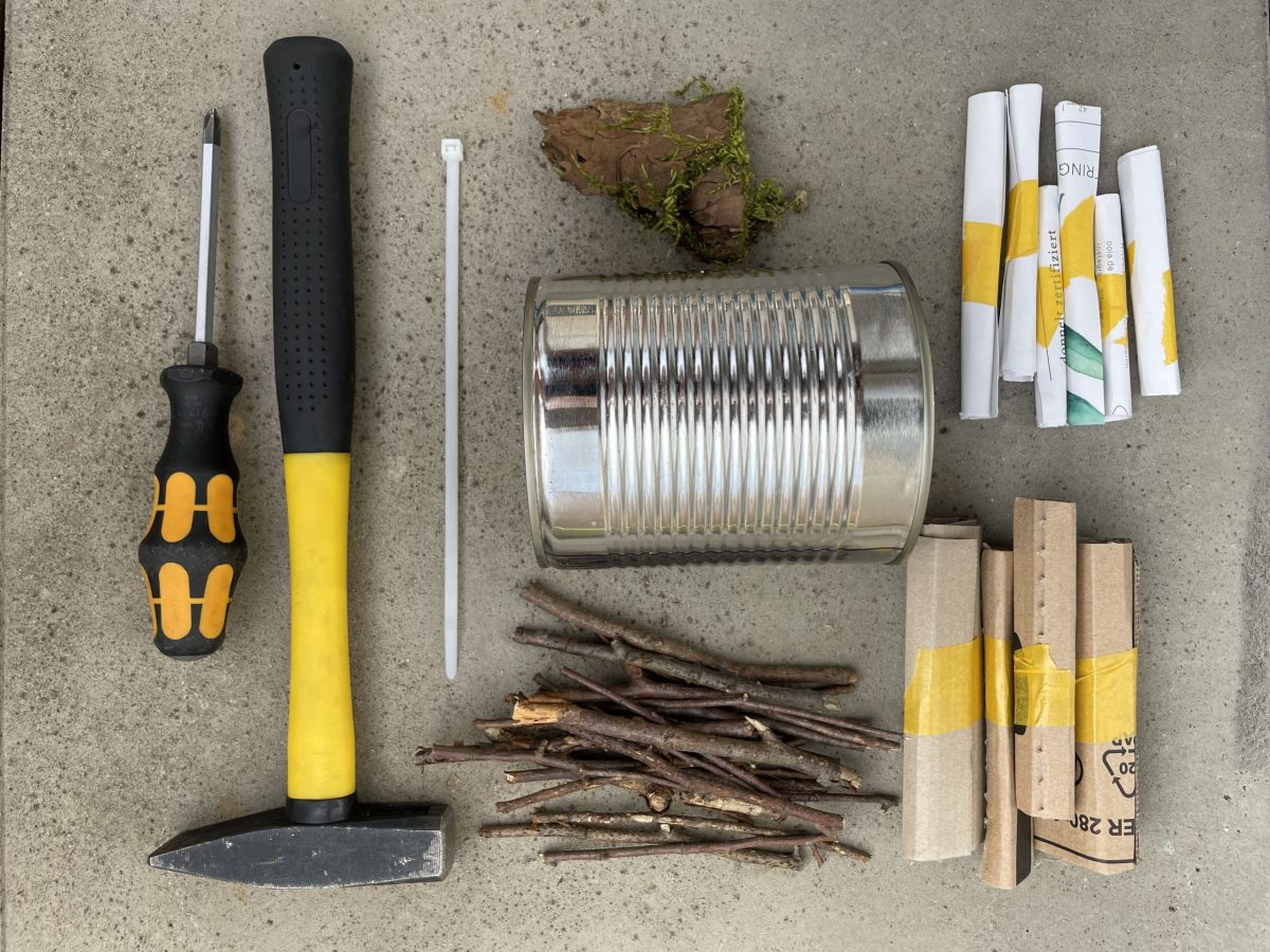 Material zum Bau eines Insektenhotels.