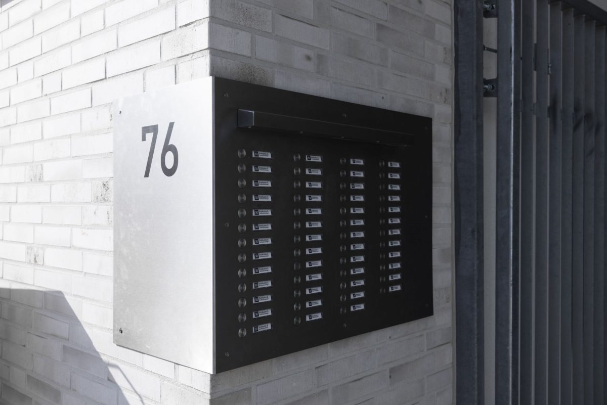 Die neue Briefkastenanlage in der Kapellenstraße 76.