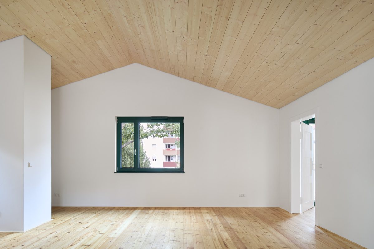 Die Wohnungen auf den Garagen im Rintheimer Feld sind mit Holz an Boden und Decke ausgestattet.