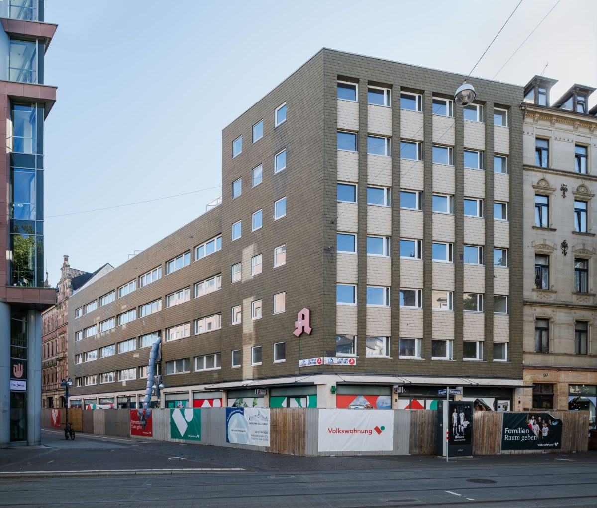 Außenansicht des Modernisierungsprojekts in der Kronenstraße 24.