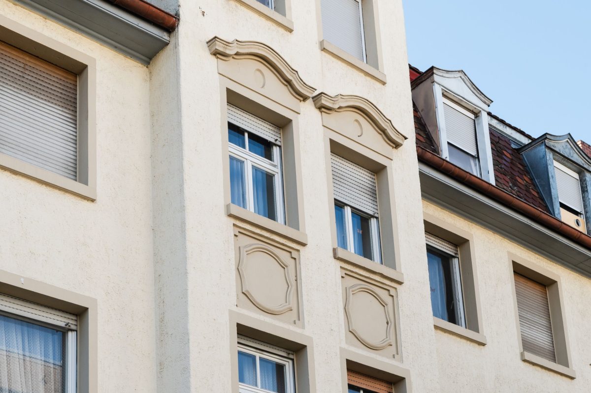 Detailansicht der Fassade im Schückblock in der Oststadt.