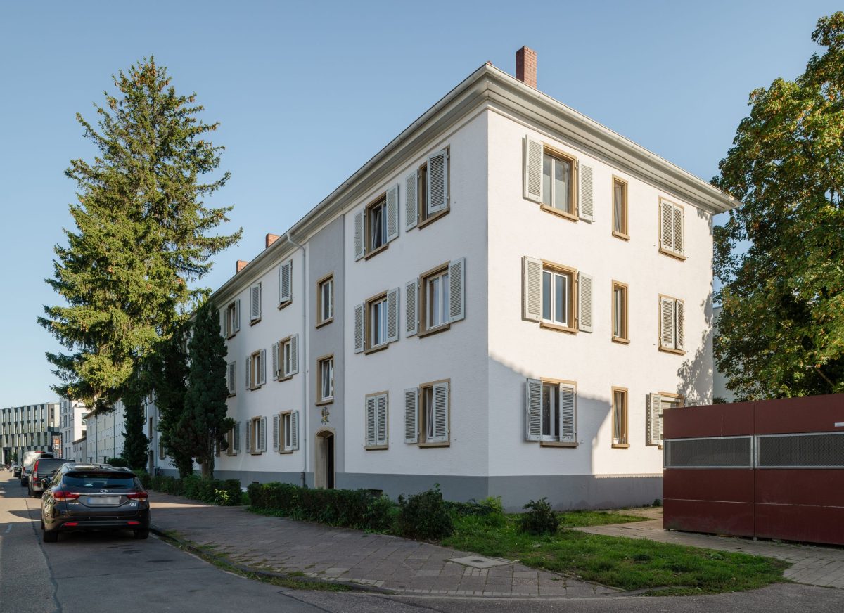 Außenansicht des Gebäudes in der Striederstraße in der Oststadt.